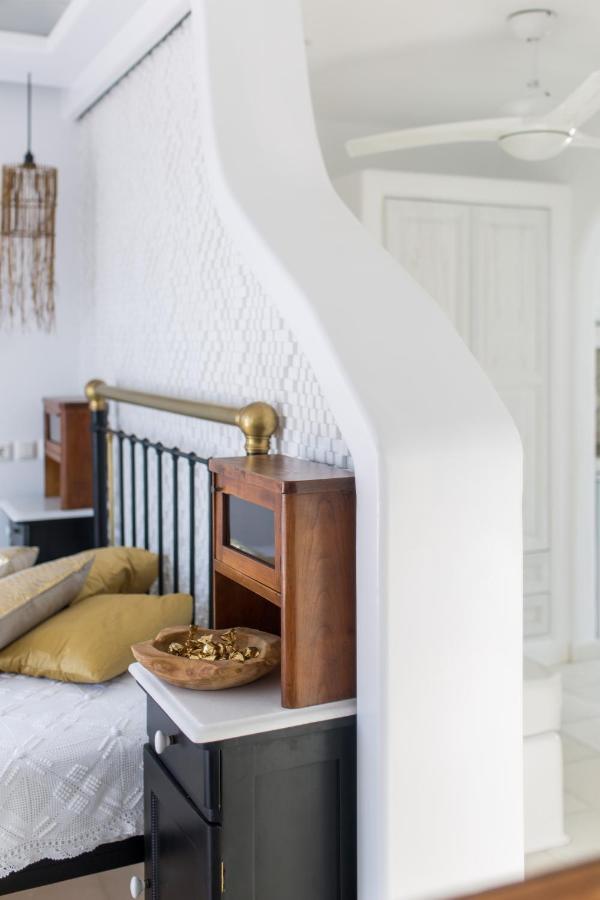 Naxian Riviera Exclusive Seafront Suites, Junior Suite Agios Prokopios (Naxos) Exterior foto